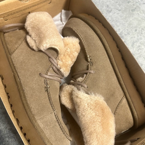 Moccasin UGG lace-ups - Picture 3 of 5